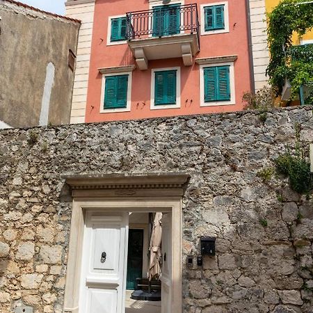Apartment Coastal Villa Makarska Esterno foto