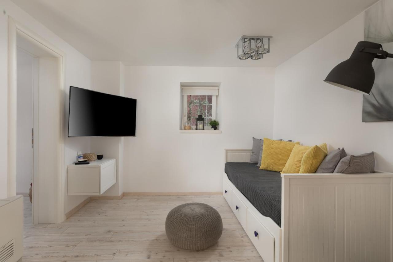Apartment Coastal Villa Makarska Esterno foto