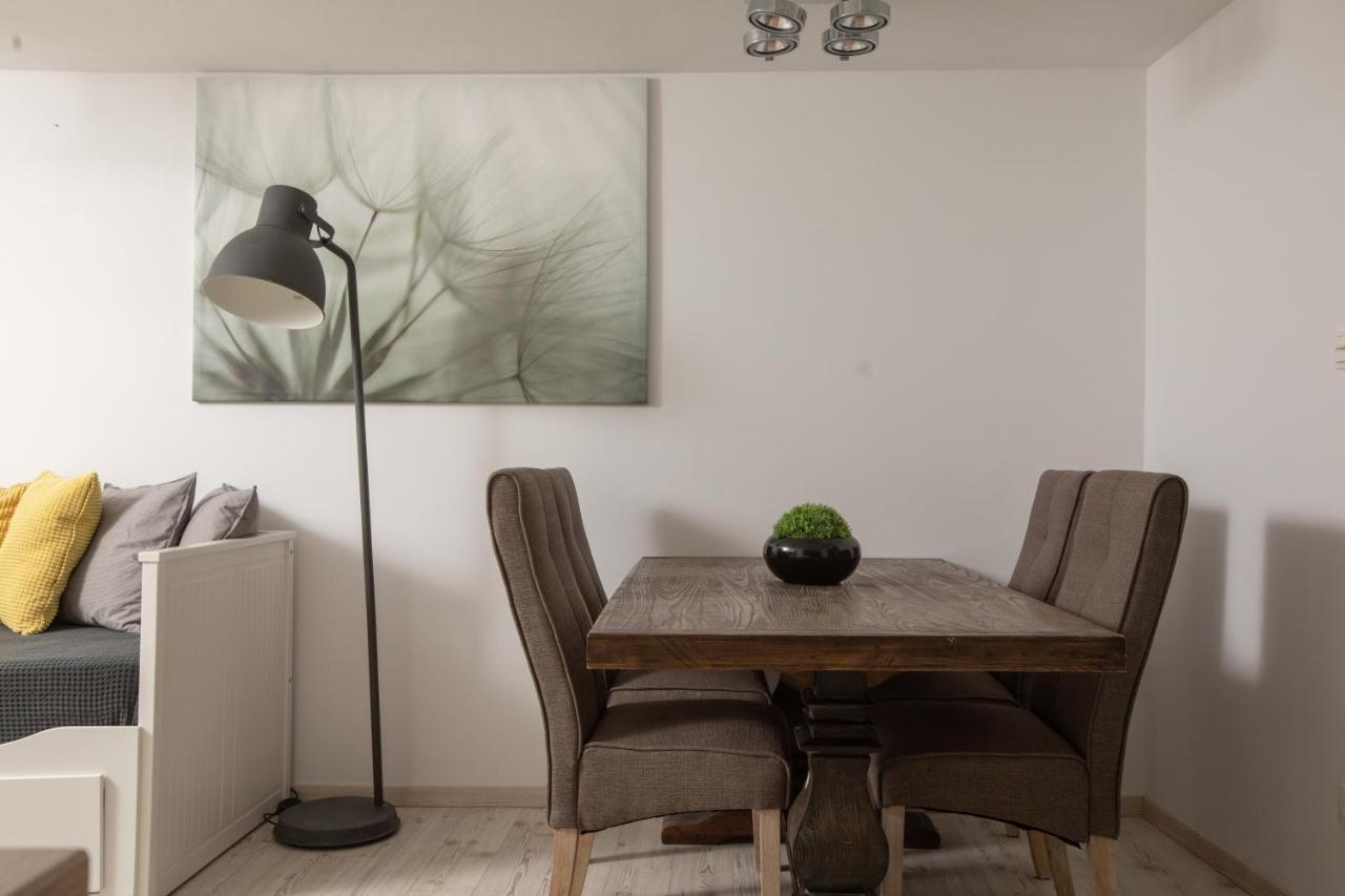 Apartment Coastal Villa Makarska Esterno foto