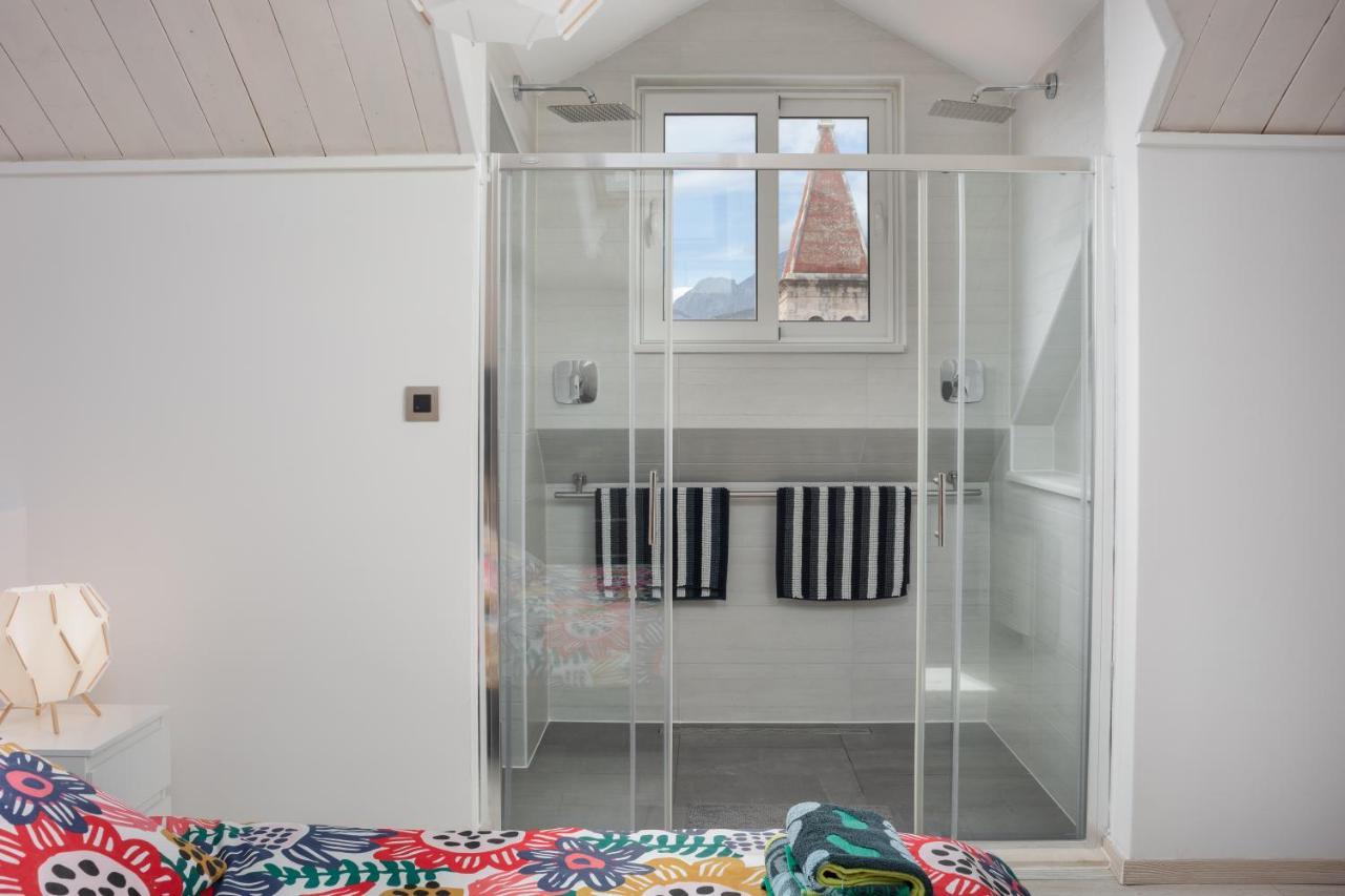 Apartment Coastal Villa Makarska Esterno foto