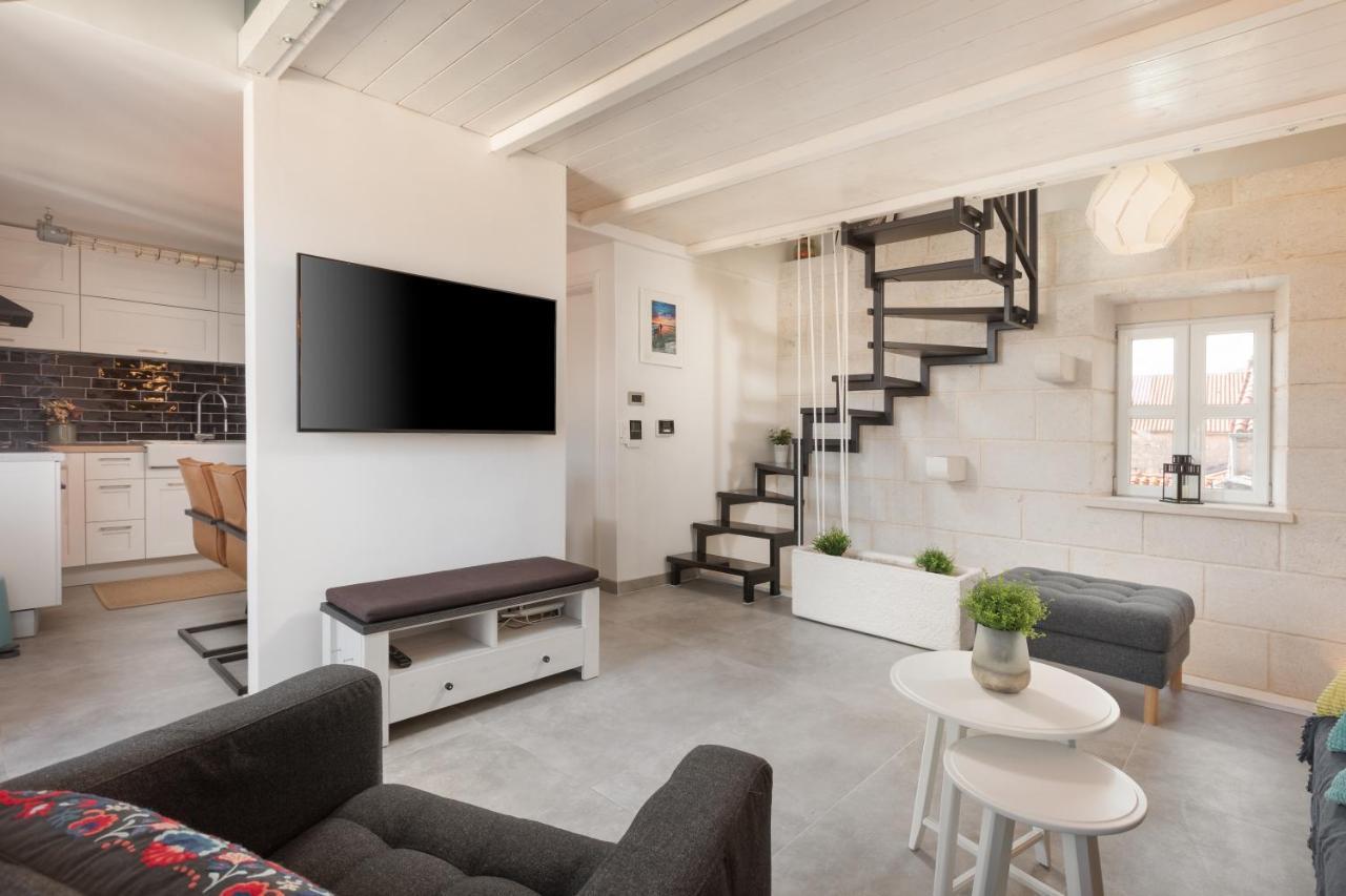 Apartment Coastal Villa Makarska Esterno foto
