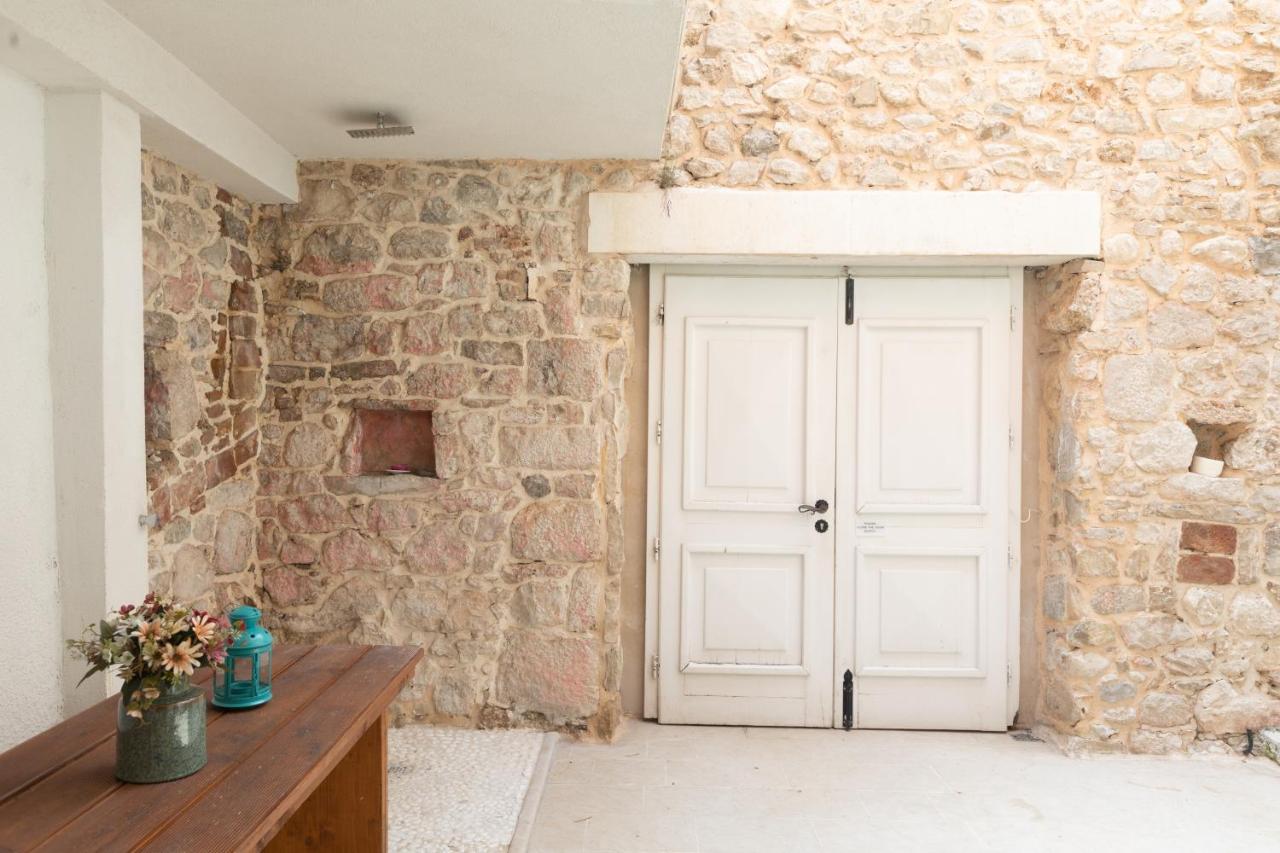 Apartment Coastal Villa Makarska Esterno foto