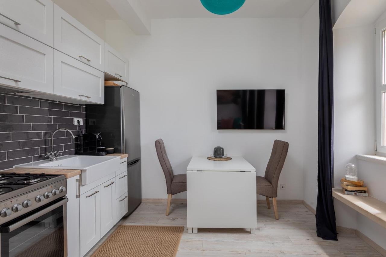 Apartment Coastal Villa Makarska Esterno foto