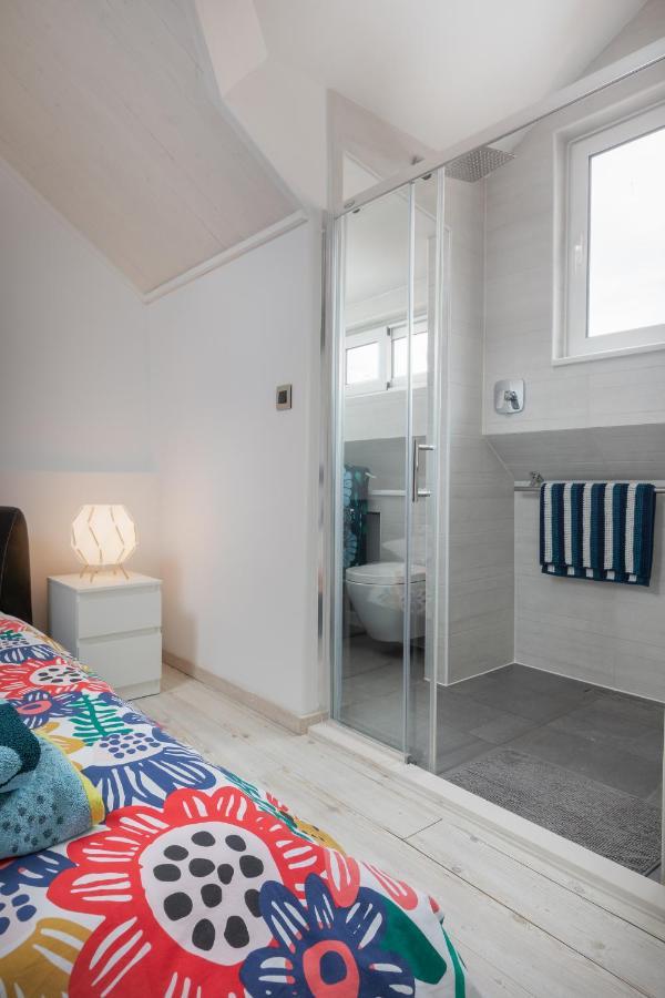 Apartment Coastal Villa Makarska Esterno foto