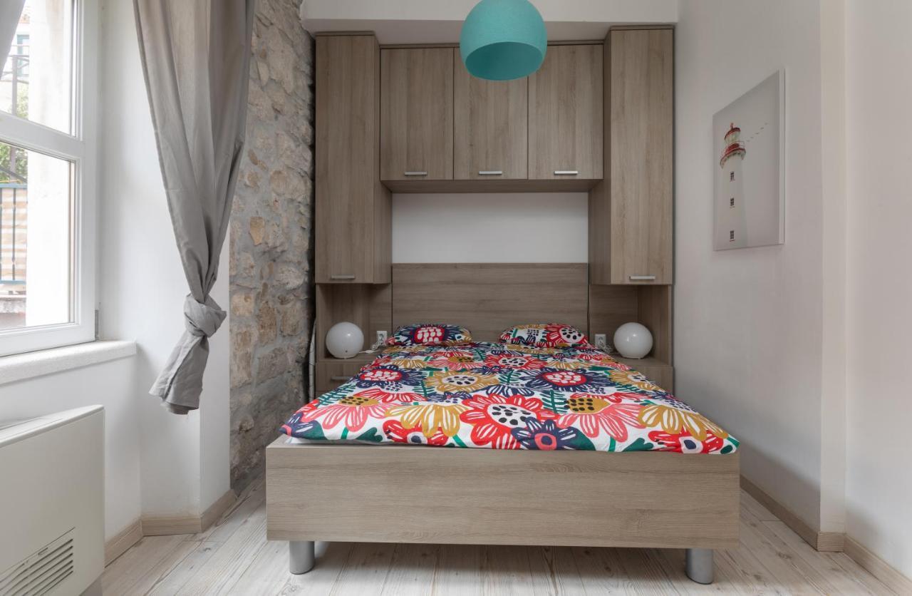 Apartment Coastal Villa Makarska Esterno foto